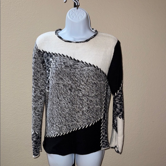Coldwater Creek Sweaters - Coldwater Creek Black Marl and White Color Blocked Sweater Women’s Size S